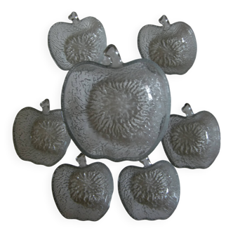 Fruit salad service (in the shape of an "Apple")