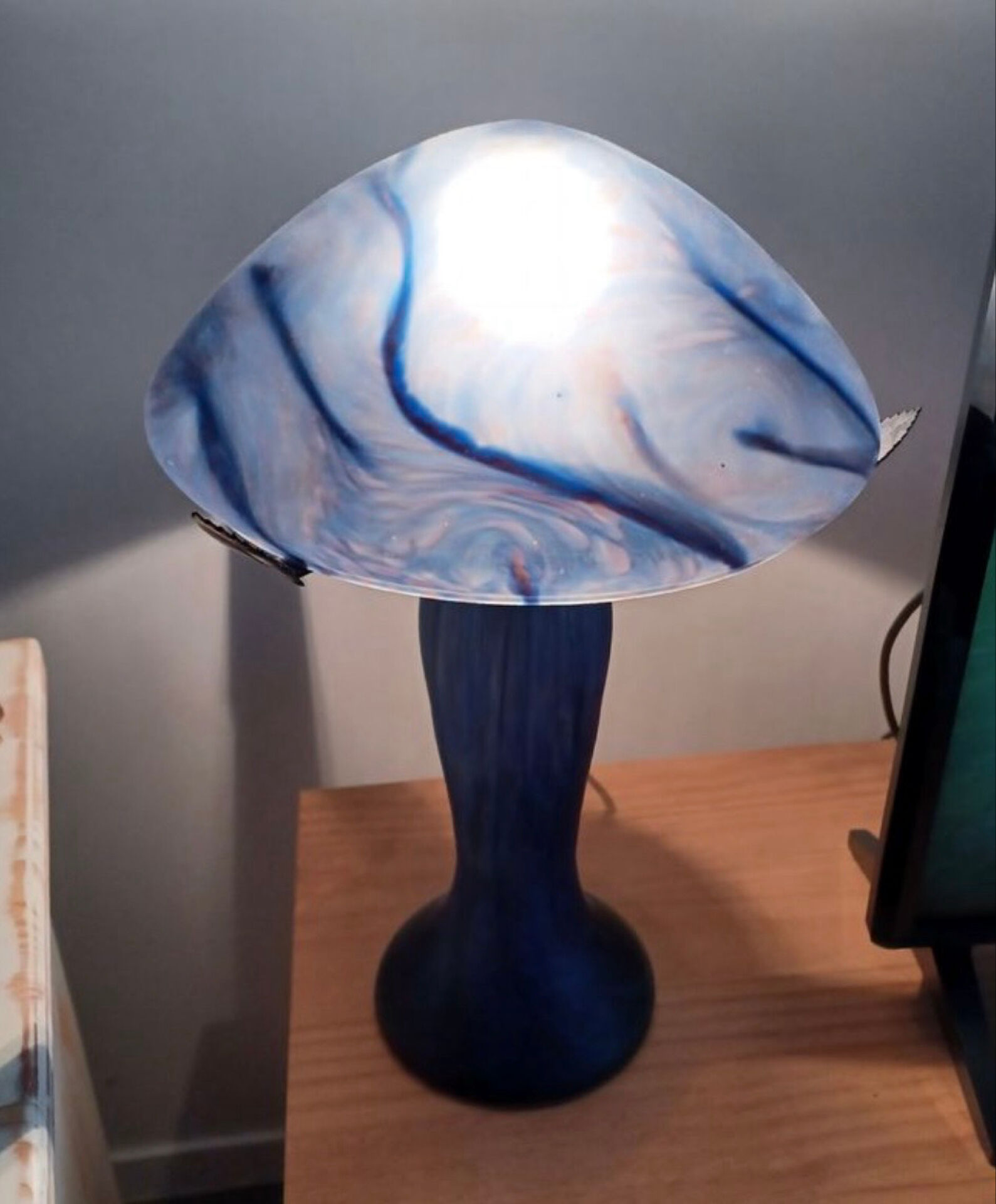 Vintage blue blown glass mushroom lamp – Murano style