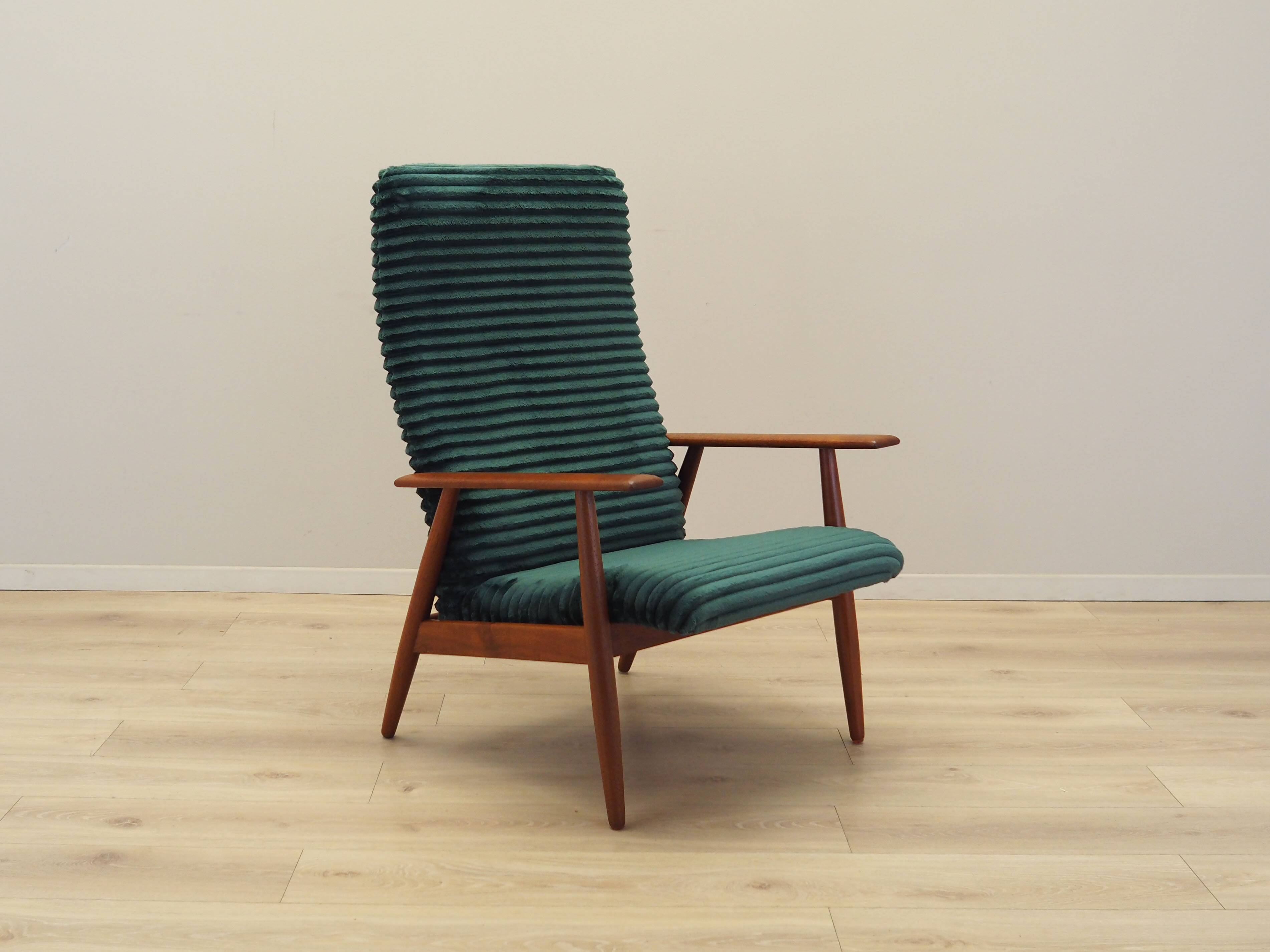 Fauteuil en velours, design danois, années 1970, production : Danemark