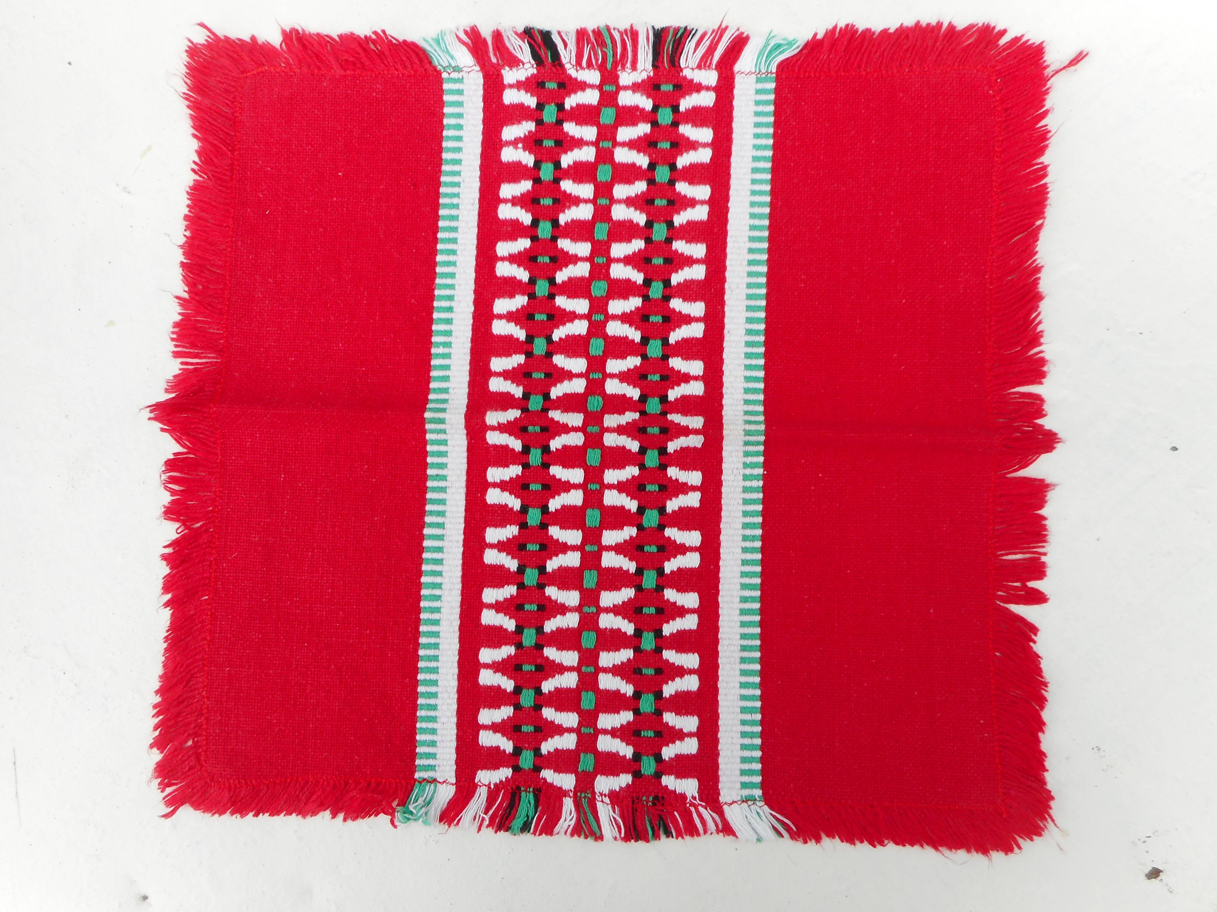 Tablecloth and six Basque towels