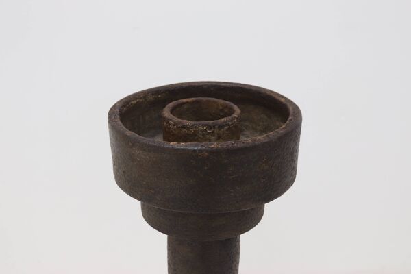 Objet cylindrique en grès brutaliste signé Studio Pottery années 1960