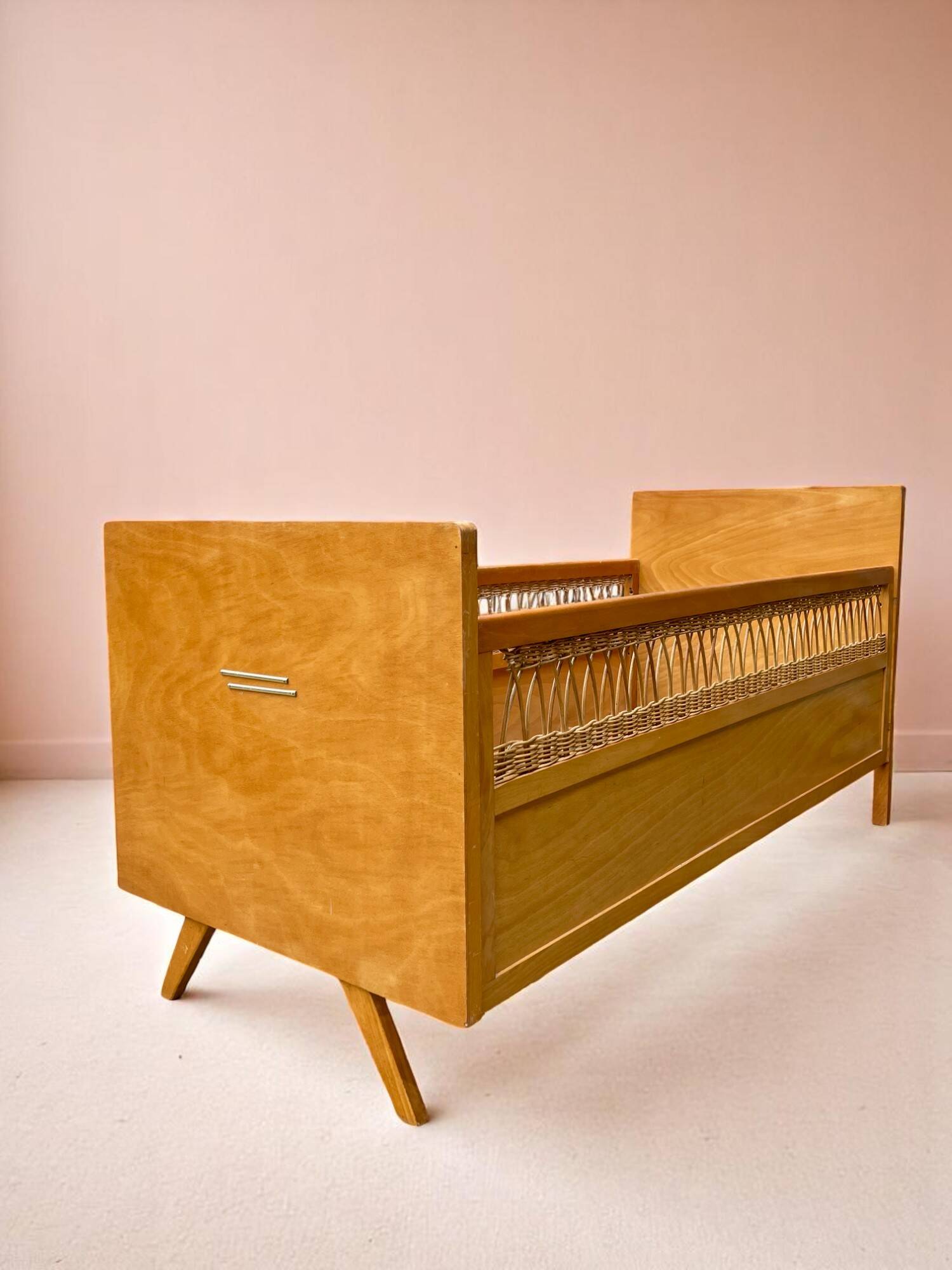 Vintage children's bed - rattan and wood - 1960s