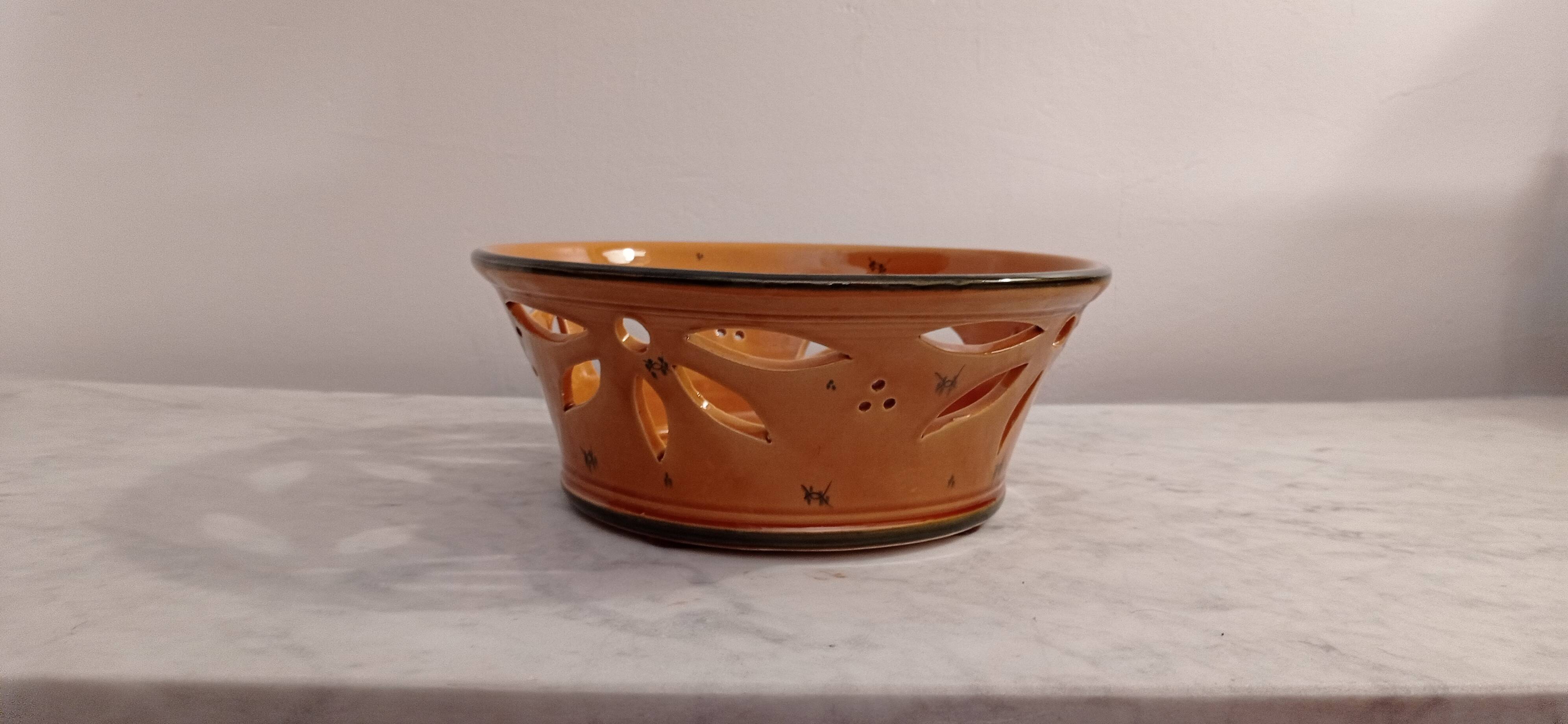 Enamelled earthenware fruit bowl