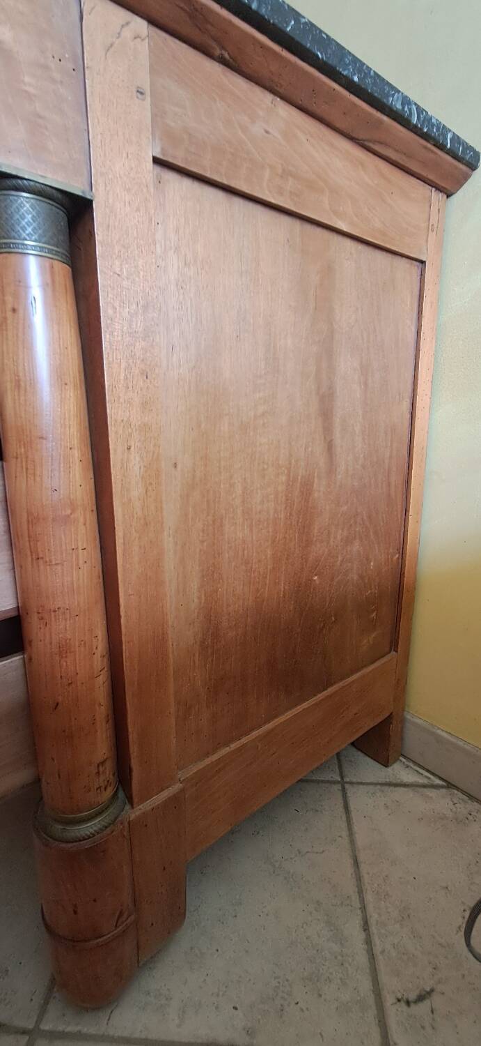 Commode style Empire en noyer blond