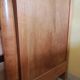 Commode style Empire en noyer blond