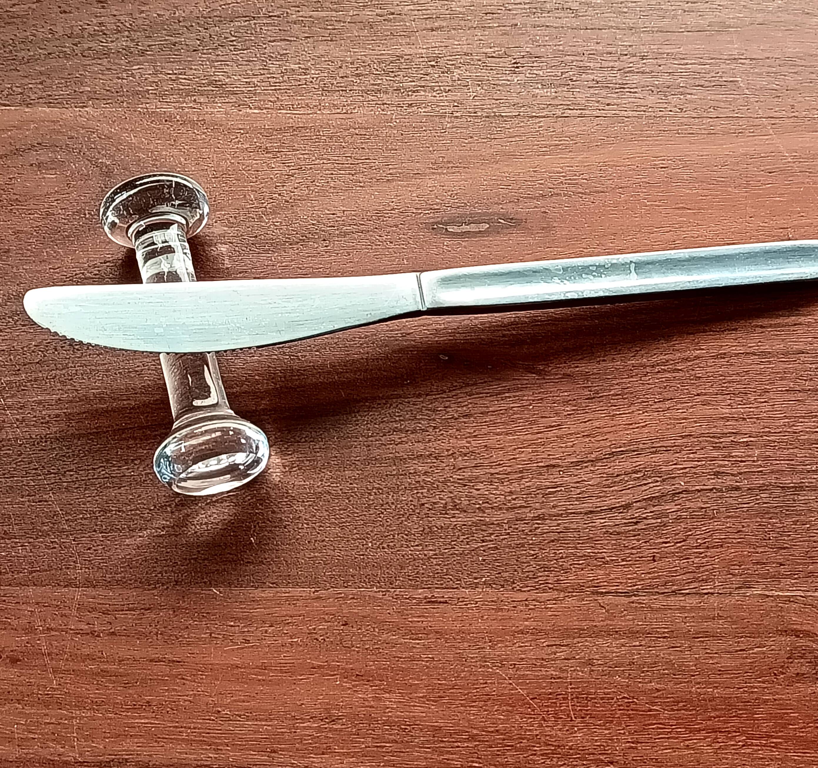 6 vintage pressed glass knife rests