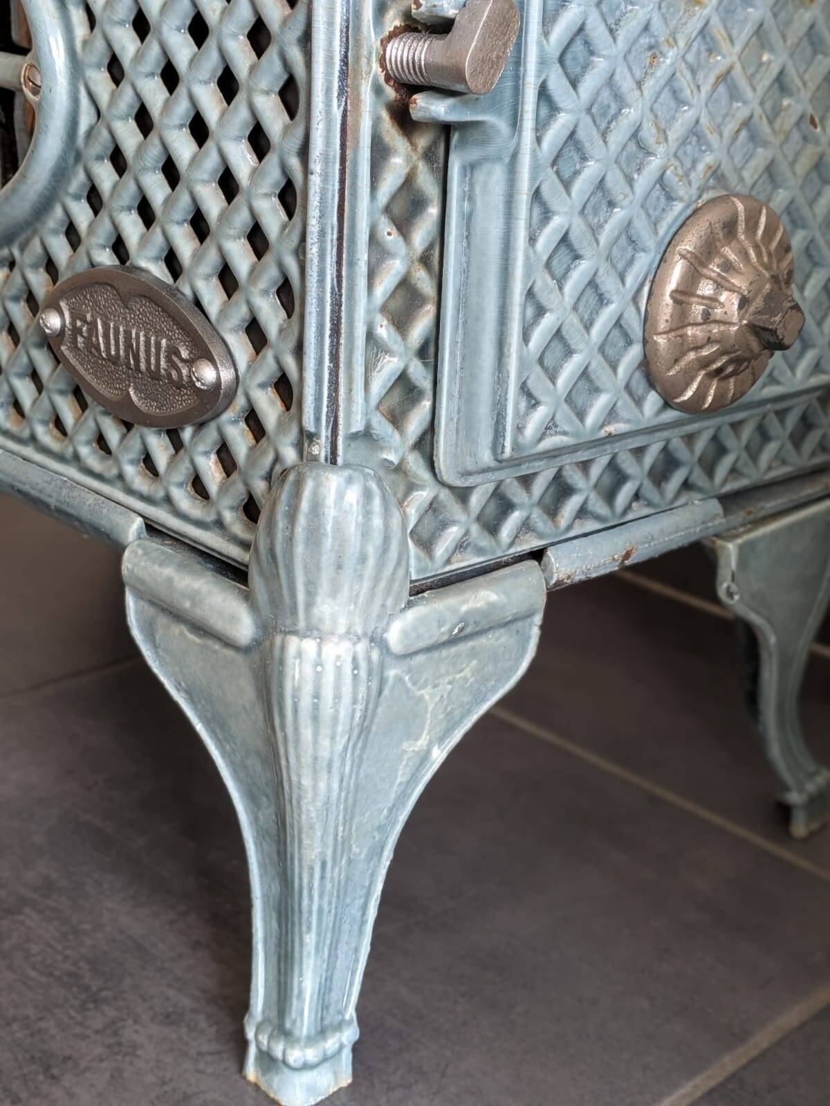 Antique enamelled cast iron stove "Faunus" – renovated