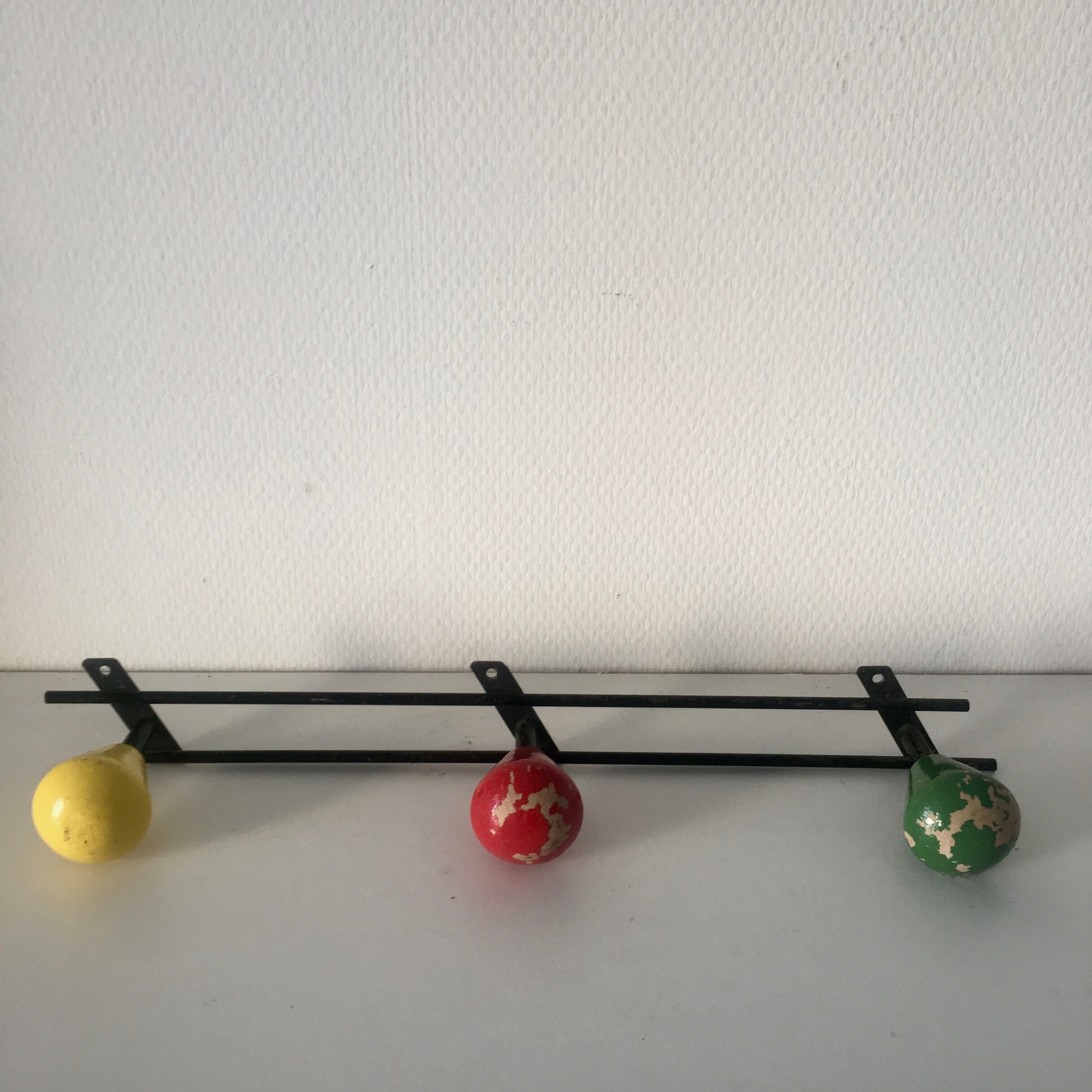 Coat rack 3 pegs pears 1960