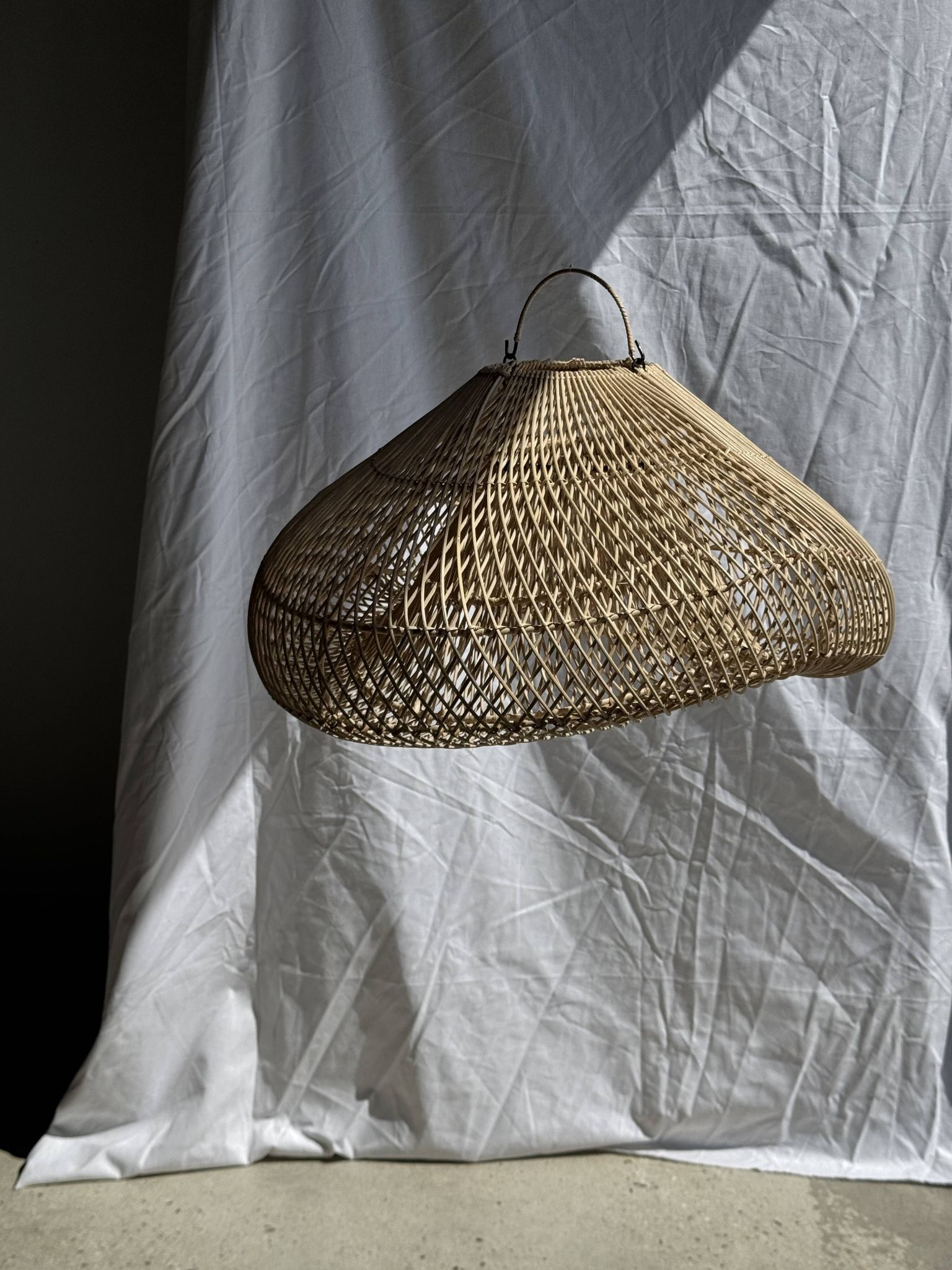 Suspension or rattan lampshade in the shape of a cloud or flattened bubble D60 H35