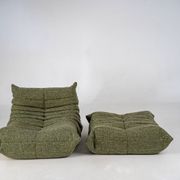 Fauteuil et pouf Togo en tweed émeraude