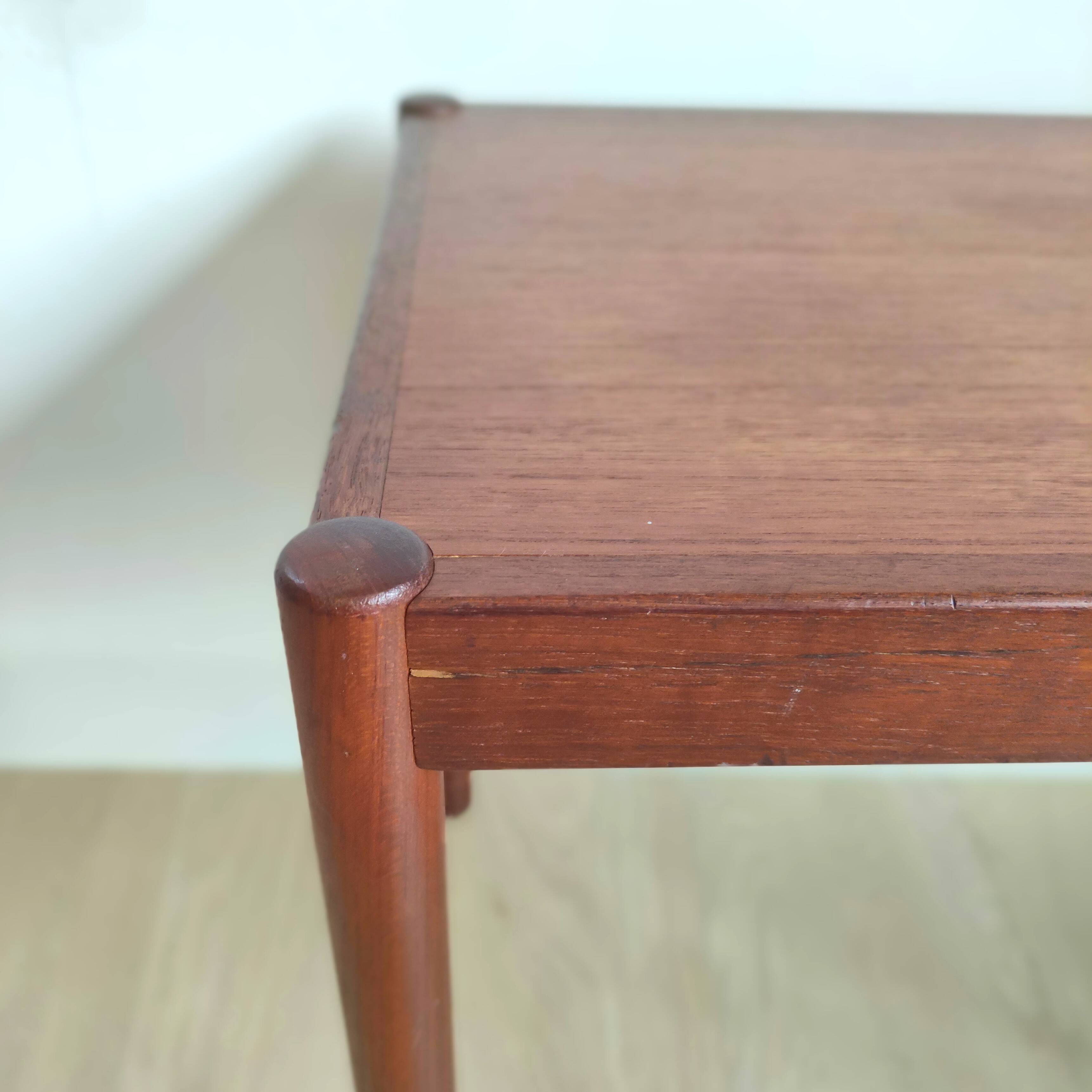 Vintage side table in teak - Swedish design - 1960s