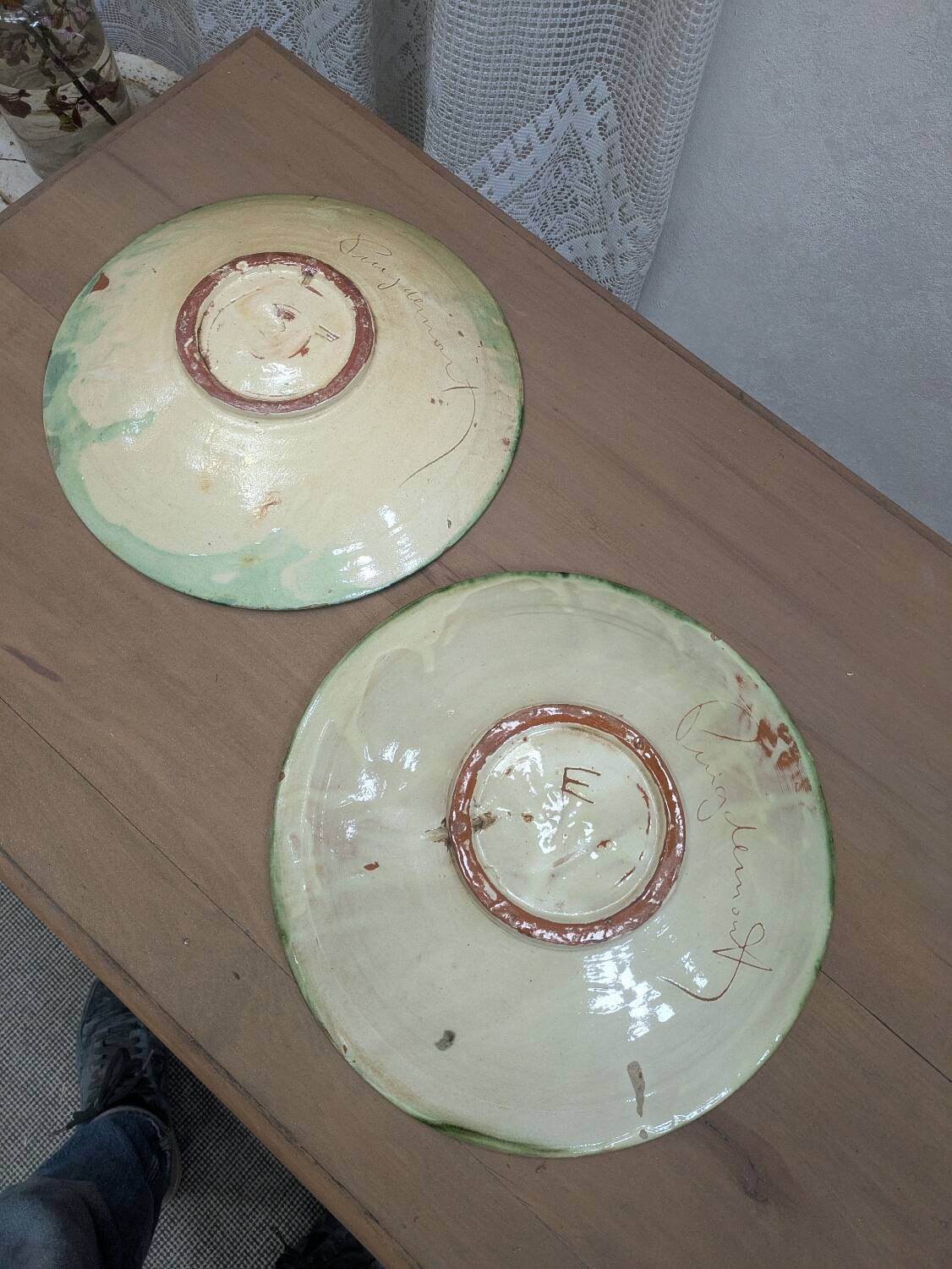 2 large Puigdemont dishes