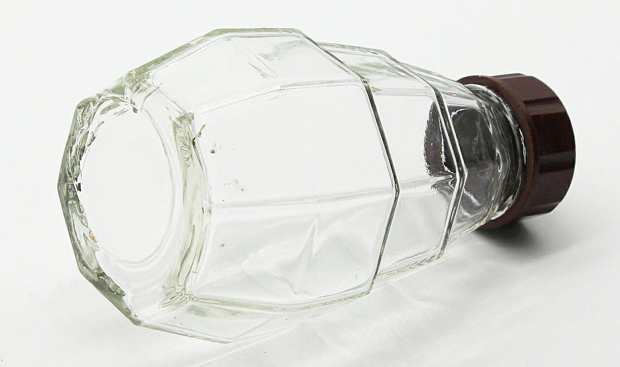 Glass and bakelite sugar