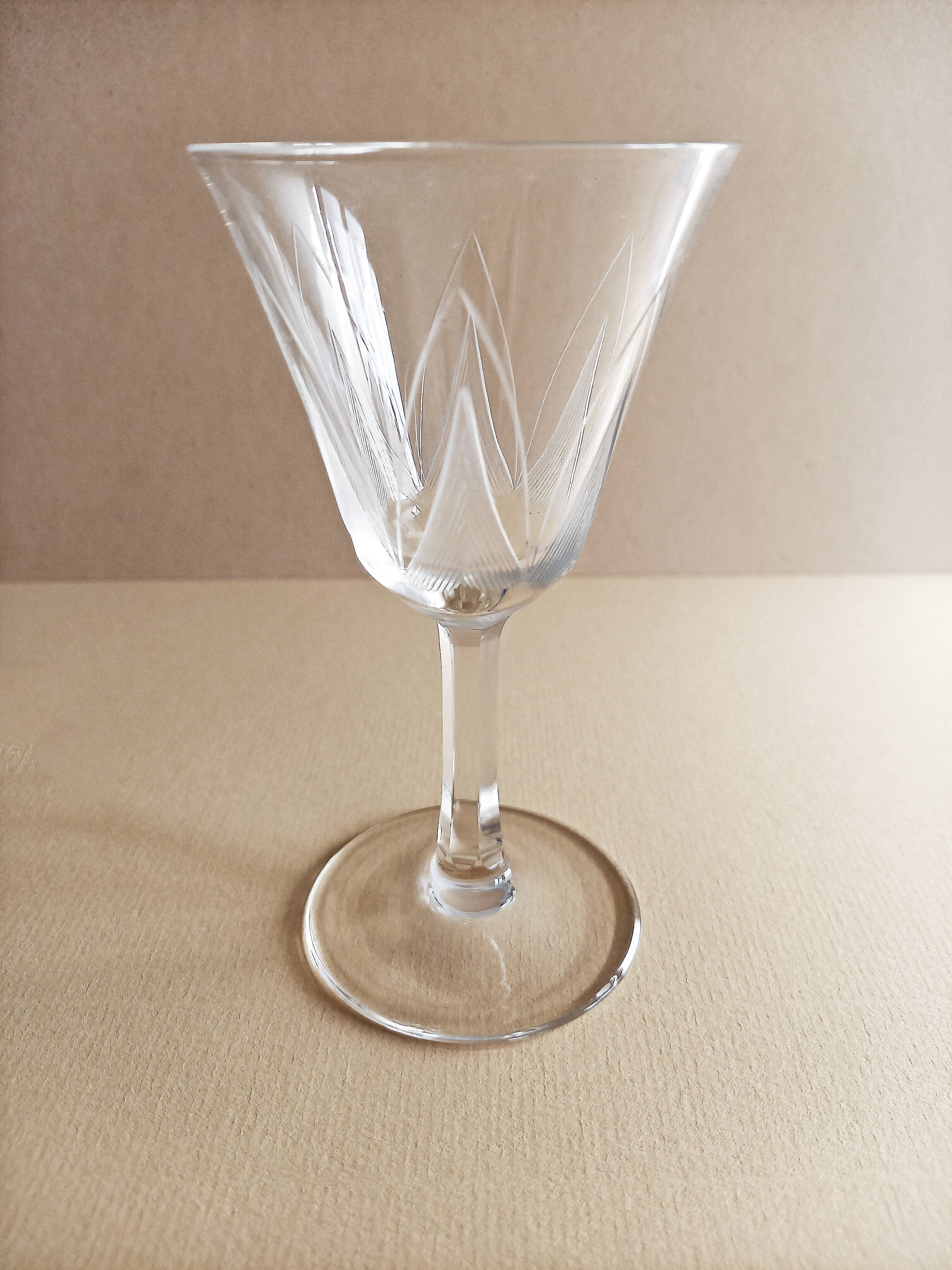 4 Antique Digestif Glasses on Foot Art Deco Pattern Cut Glass 1950s