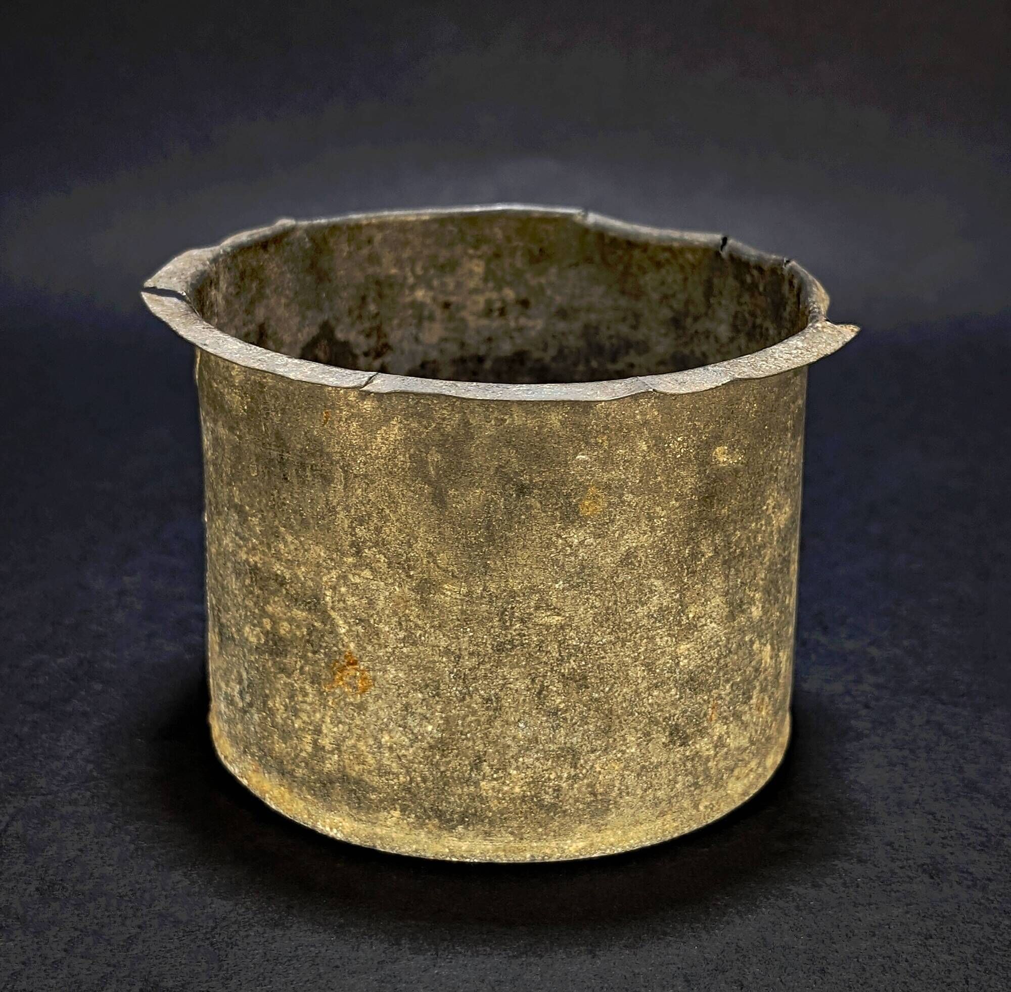 Small brass jardinière from the Napoléon III period.