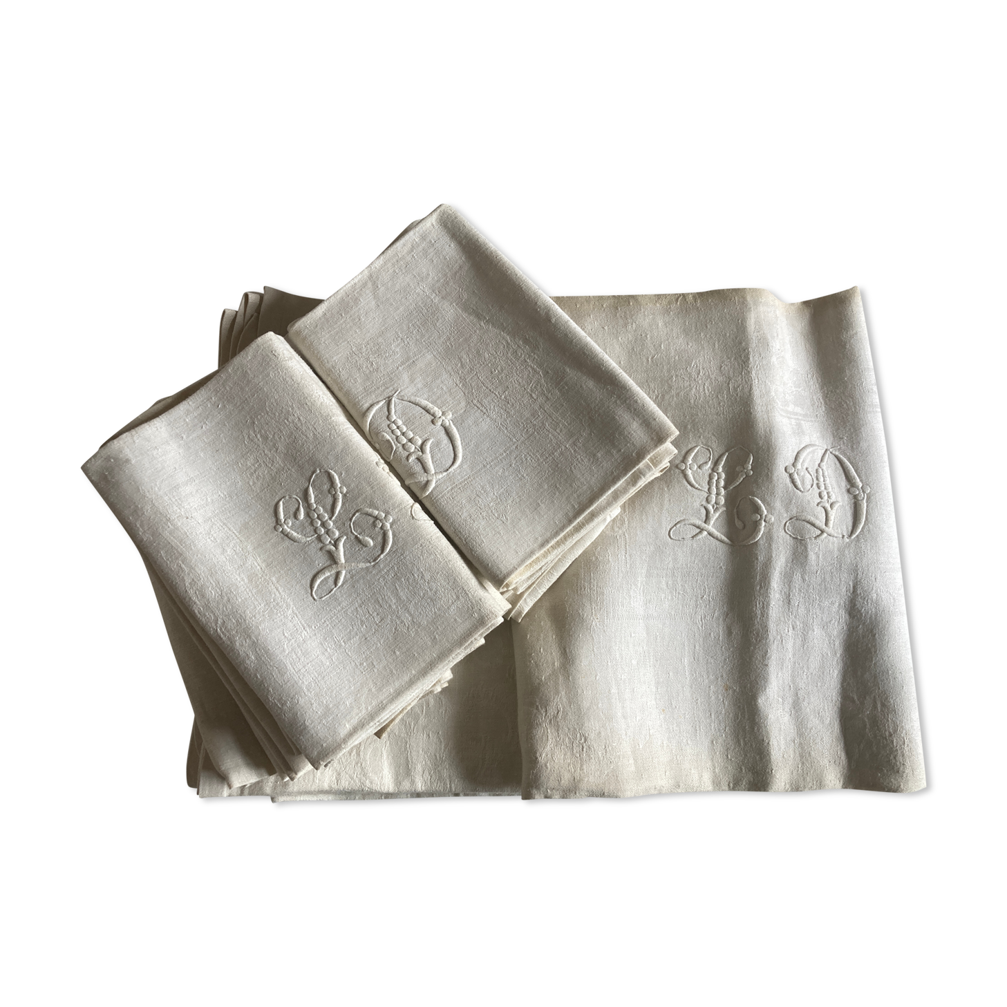 Nappe et 12 serviettes en damas de lin brodé LD 2,40m