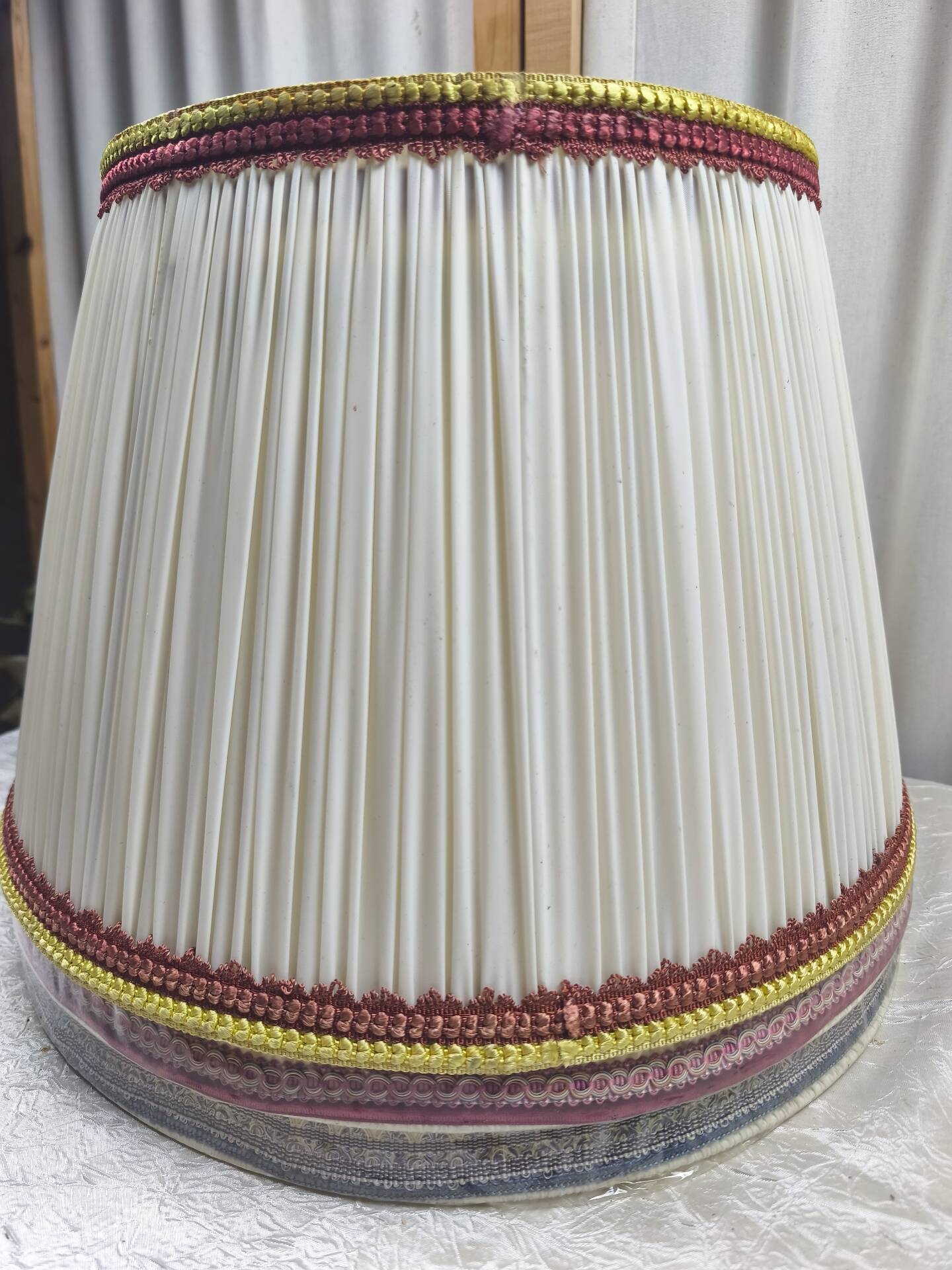 Set of 3 large vintage pleated fabric lampshades – trimmings –