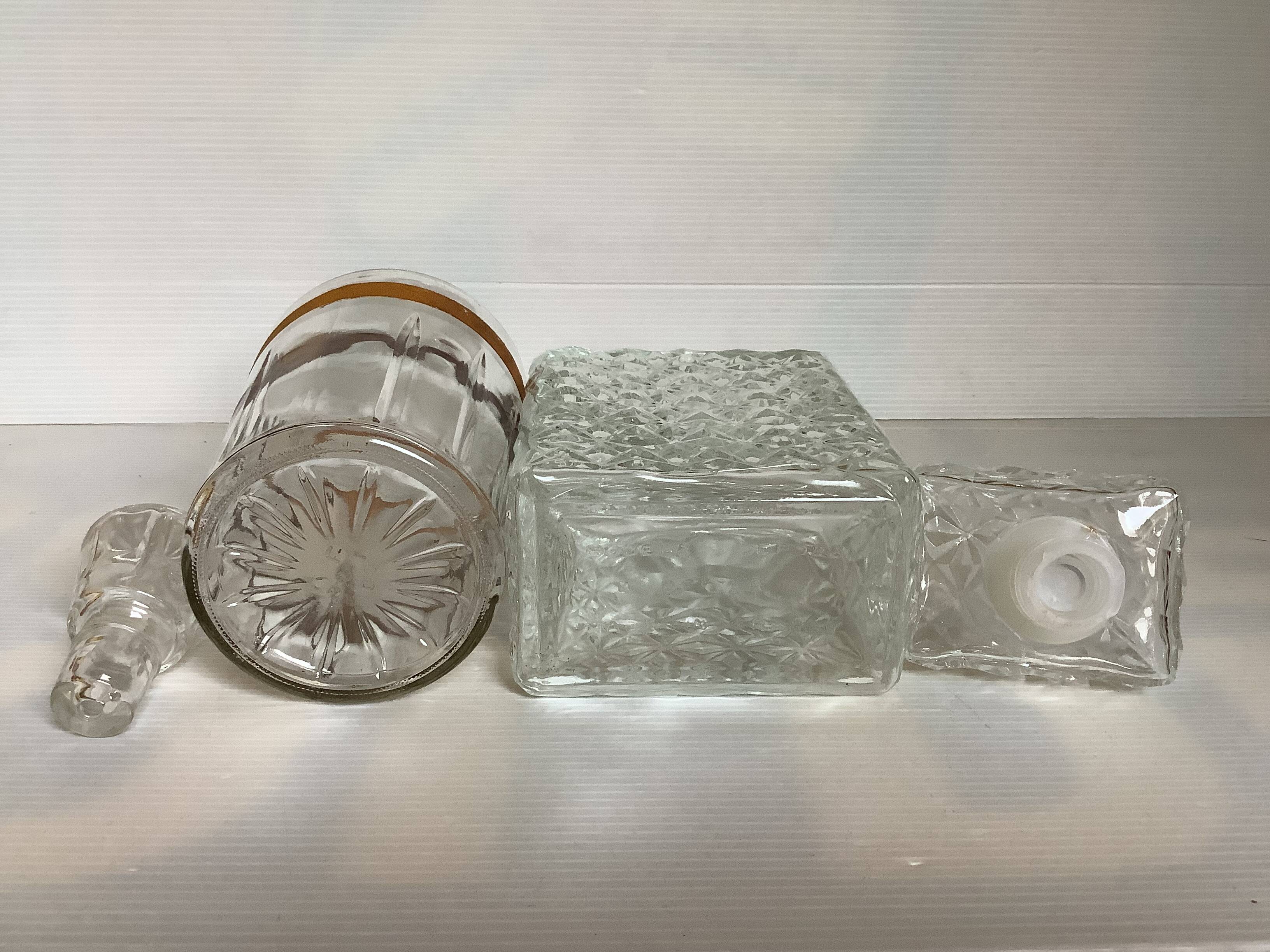 Paire de bouteilles carafes avec bouchons