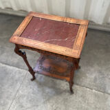 Pedestal table / harness red marble top