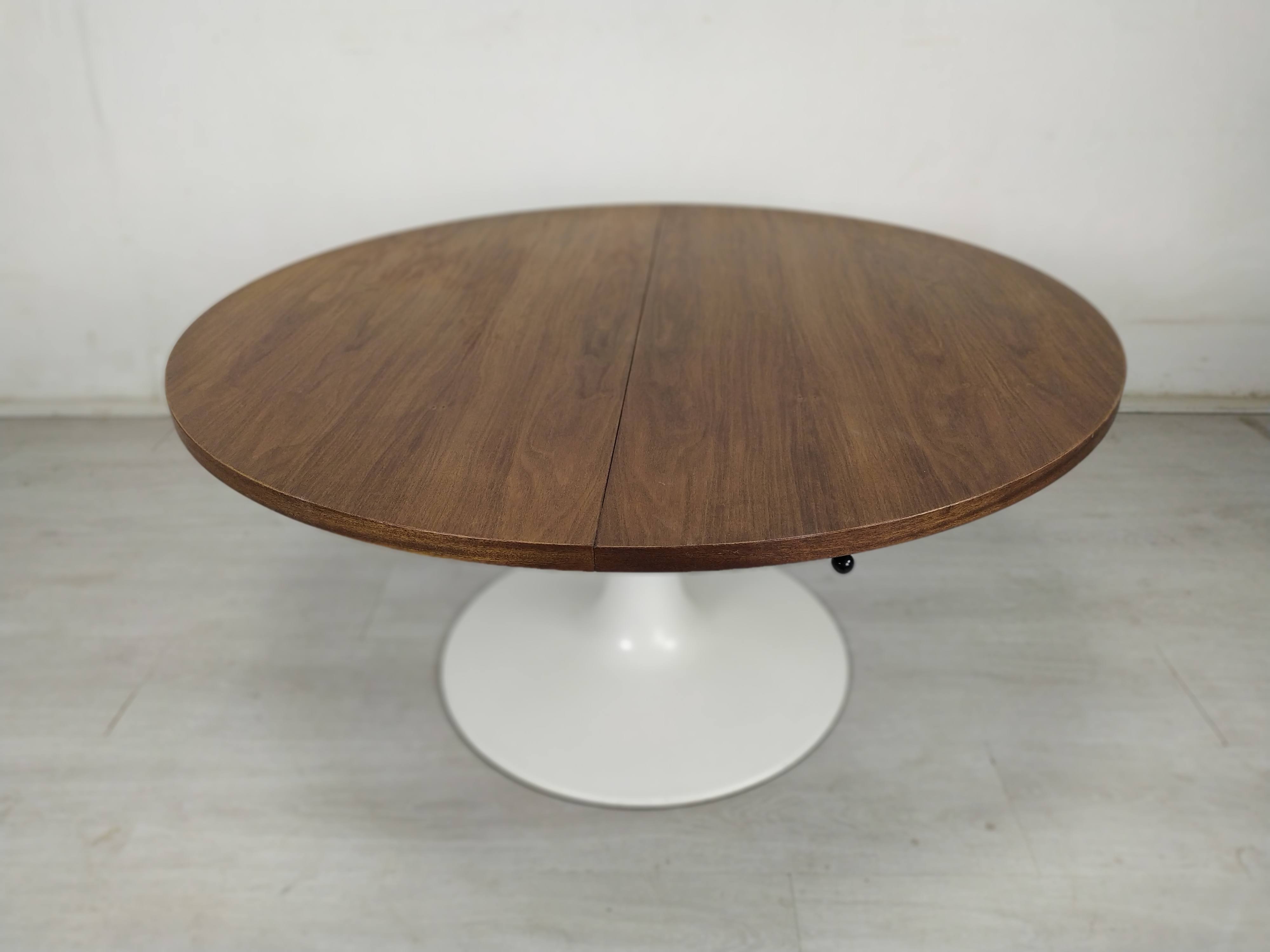 Vintage tulip foot system table