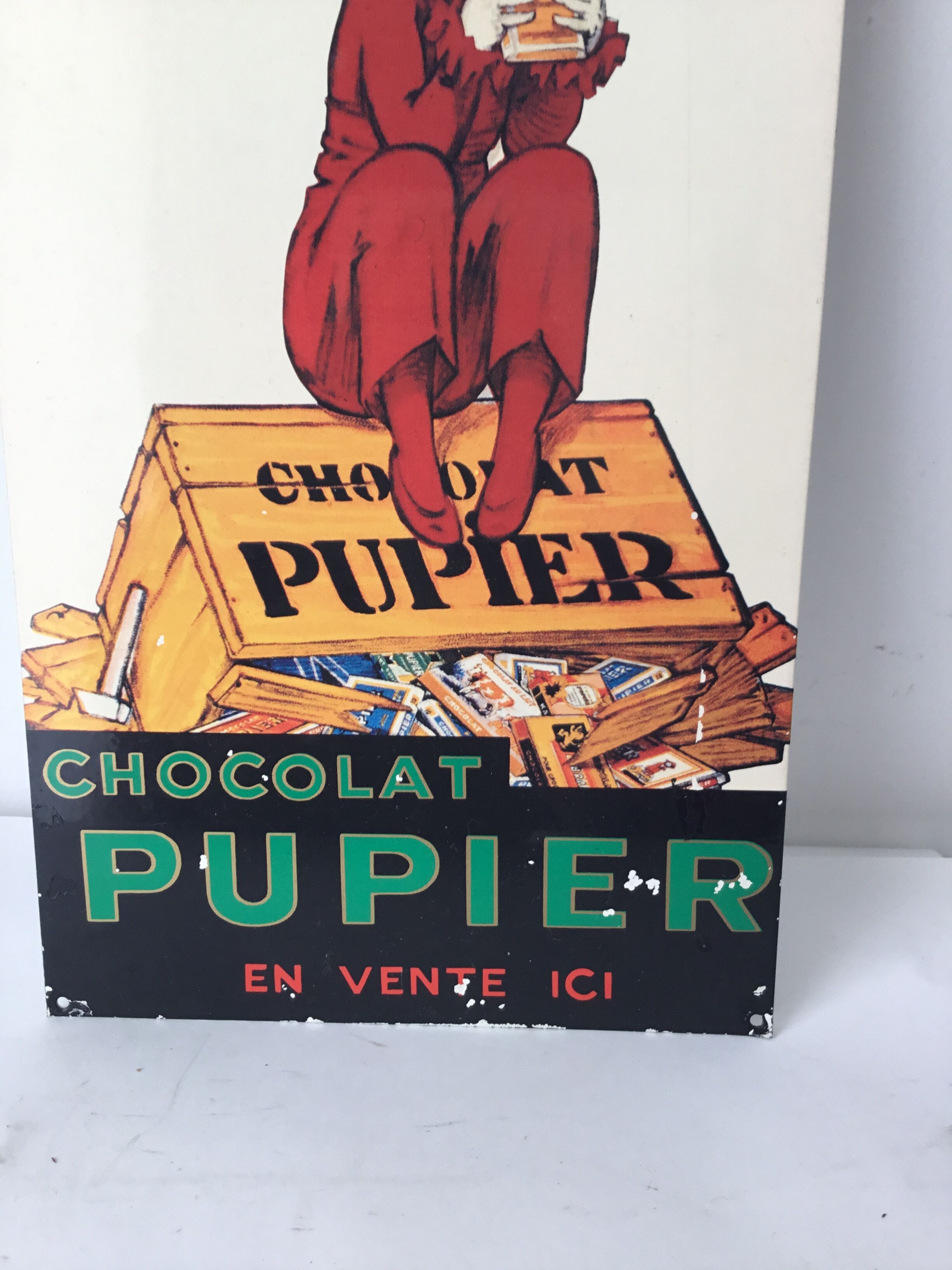 Enamelled advertising plate