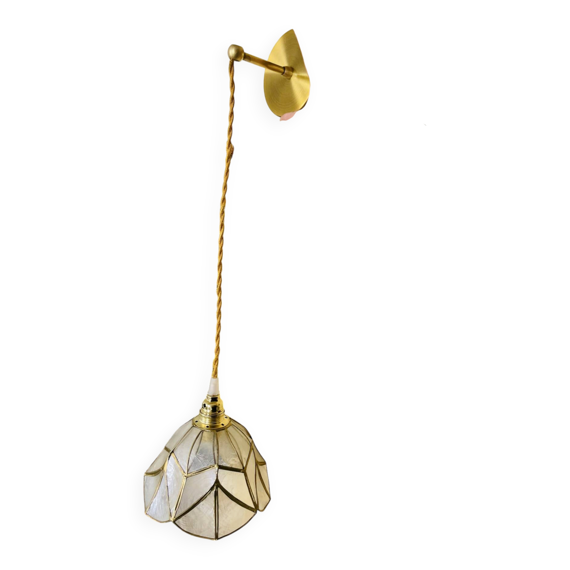 Italian lampshade applique from the 1970s in mother-of-pearl and gilded brass.