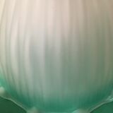 Ancienne suspension en verre opaque blanc et dégradé de vert