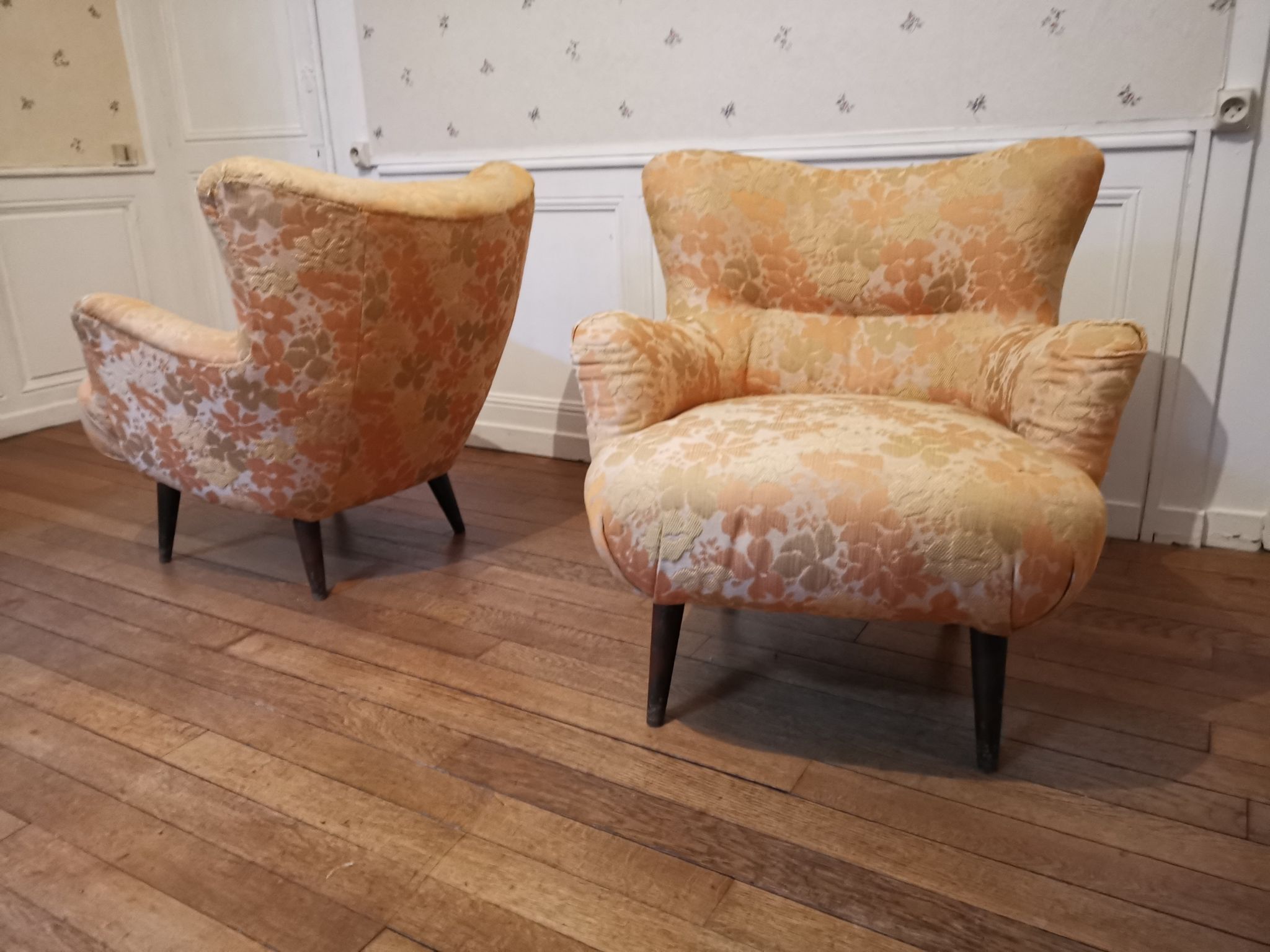 Canapé sofa Club Wing EGG chair organic annéee 50