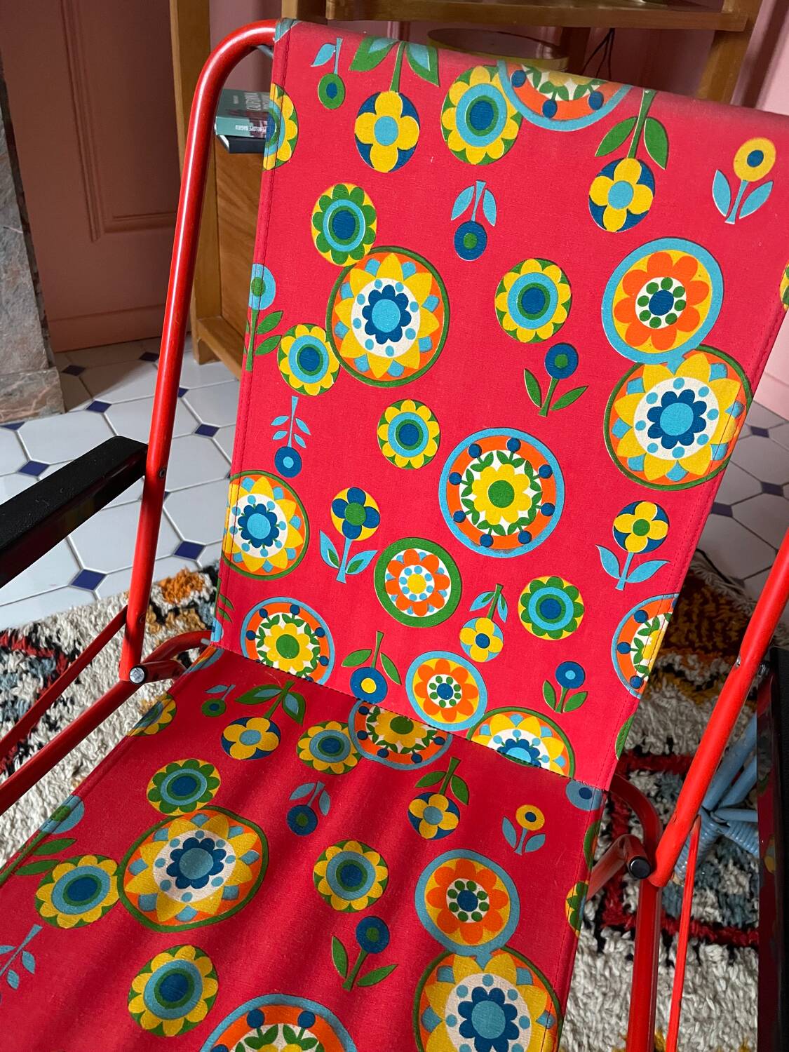 70' flowered folding chair