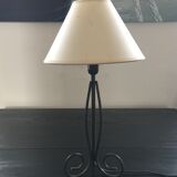 Tripod spiral lamp