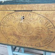 Old wooden advertising trunk Royal rice starch E.Remy & Cie