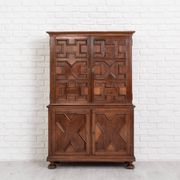 Bar cabinet by Muebles Casas