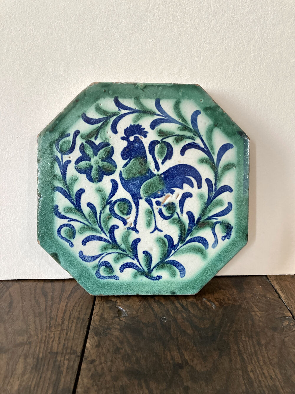 Old Andalusian tile from Triana (Seville), late 19th century.