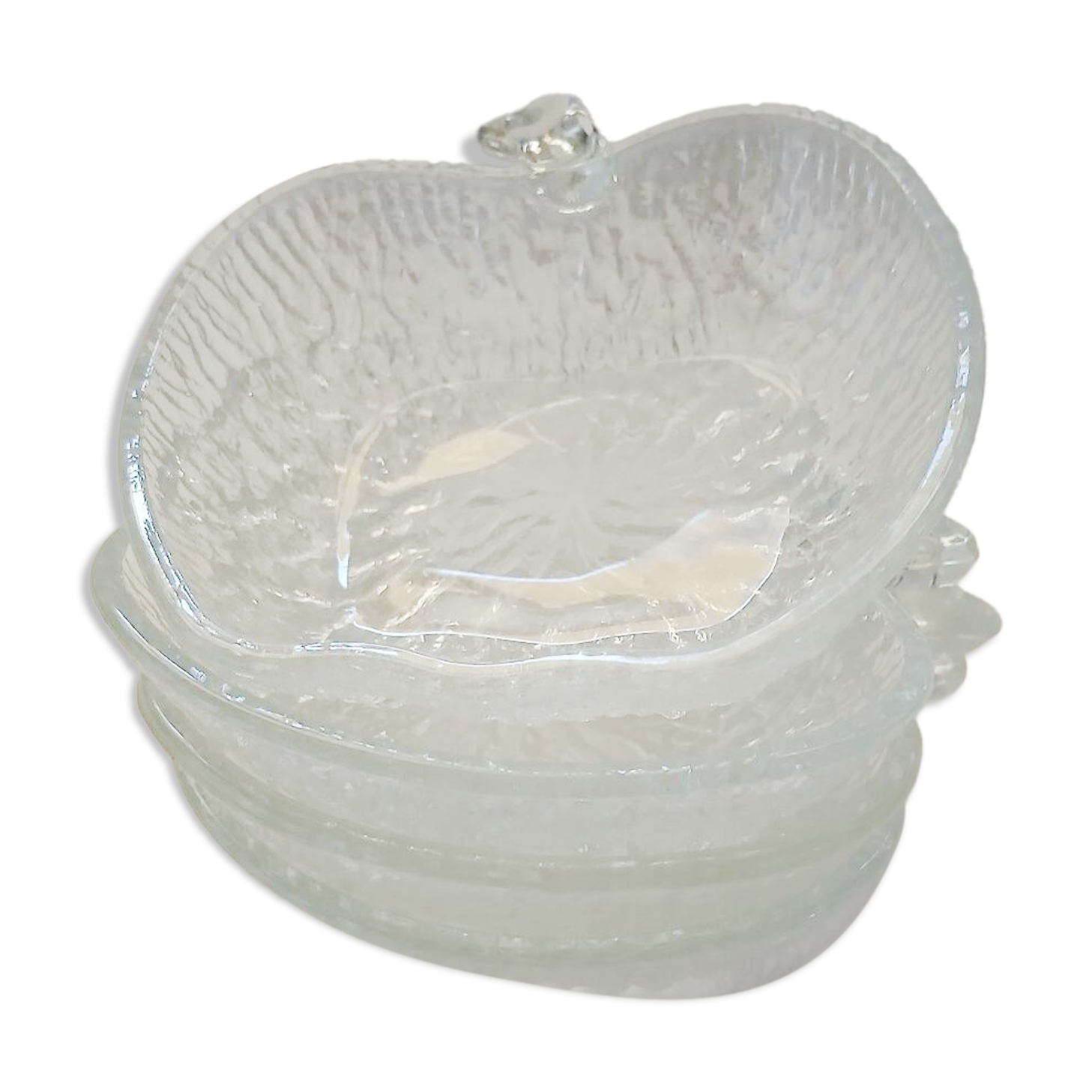 4 apple-shaped fruit bowls