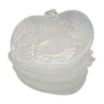 4 apple-shaped fruit bowls