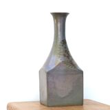 Vase bouteille en grès signé, années 70