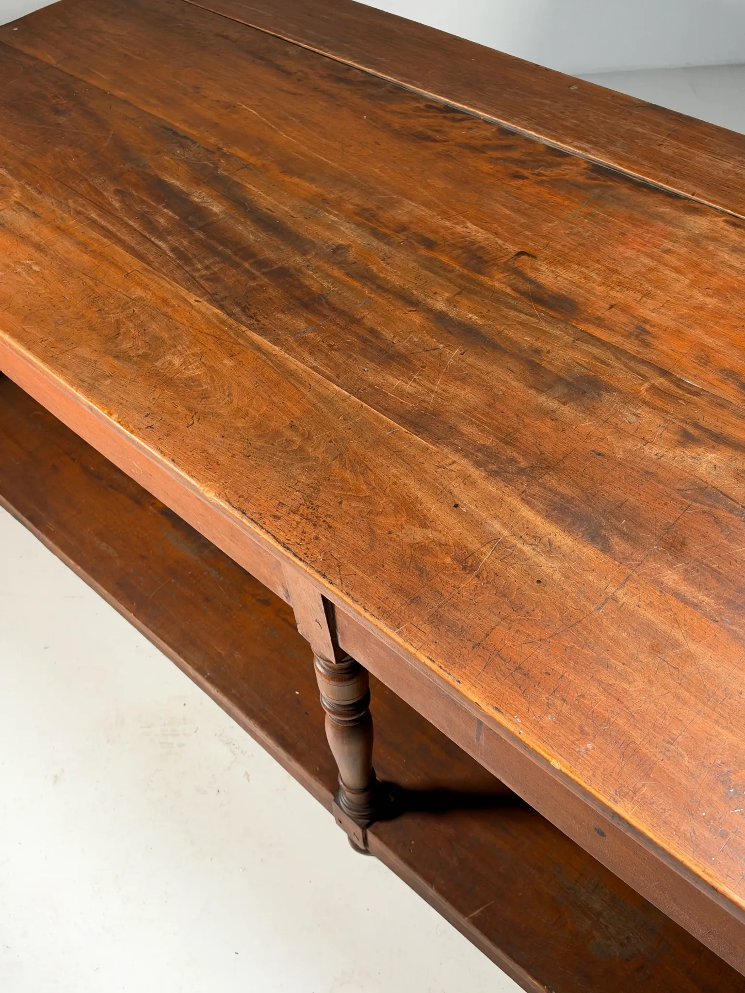Table drapier belge vers 1920