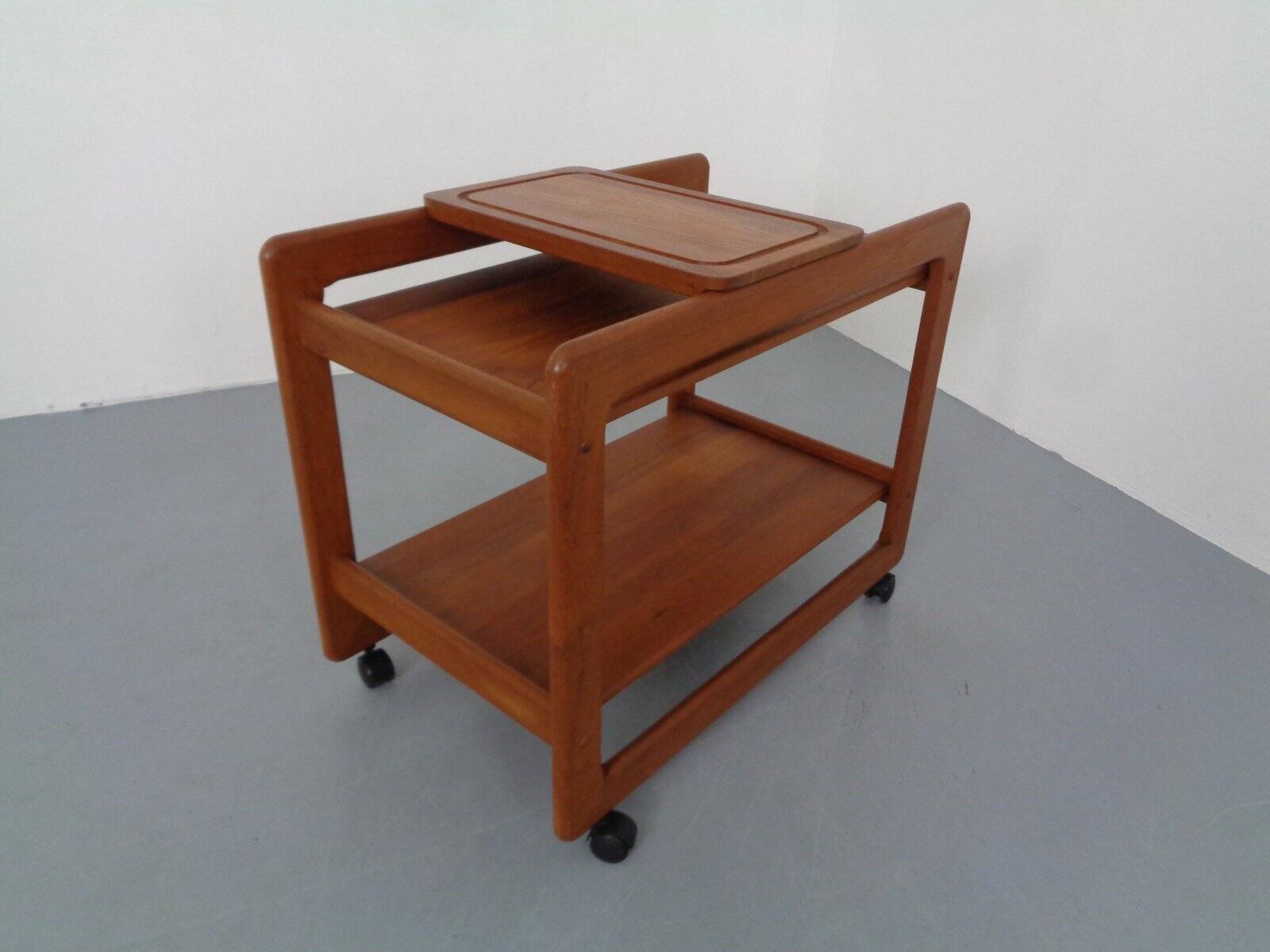 Large teak bar cart from Tarm Stole Møbelfabrik, Denmark, 1960s.