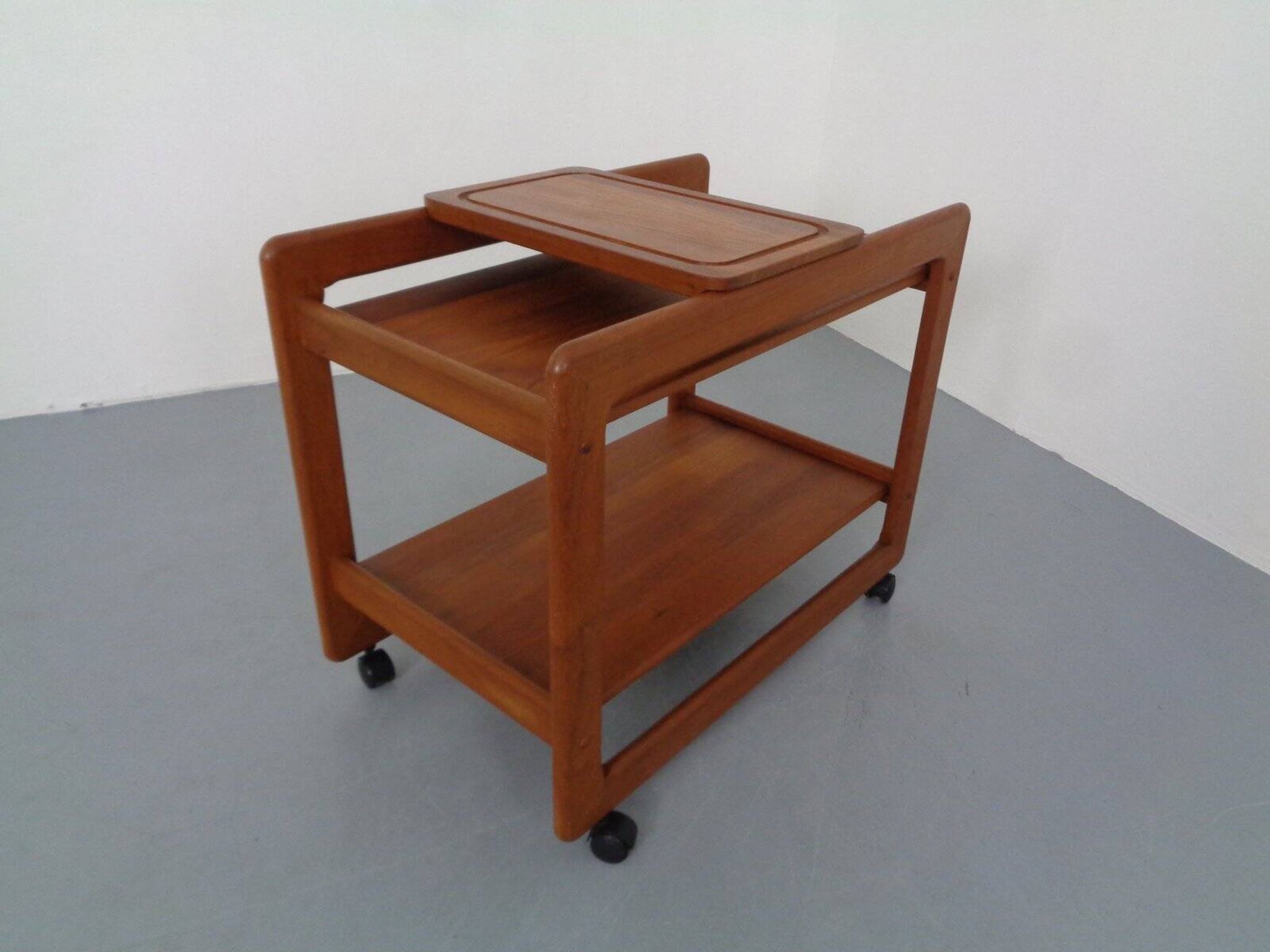 Large teak bar cart from Tarm Stole Møbelfabrik, Denmark, 1960s.