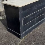 Commode patinée noire