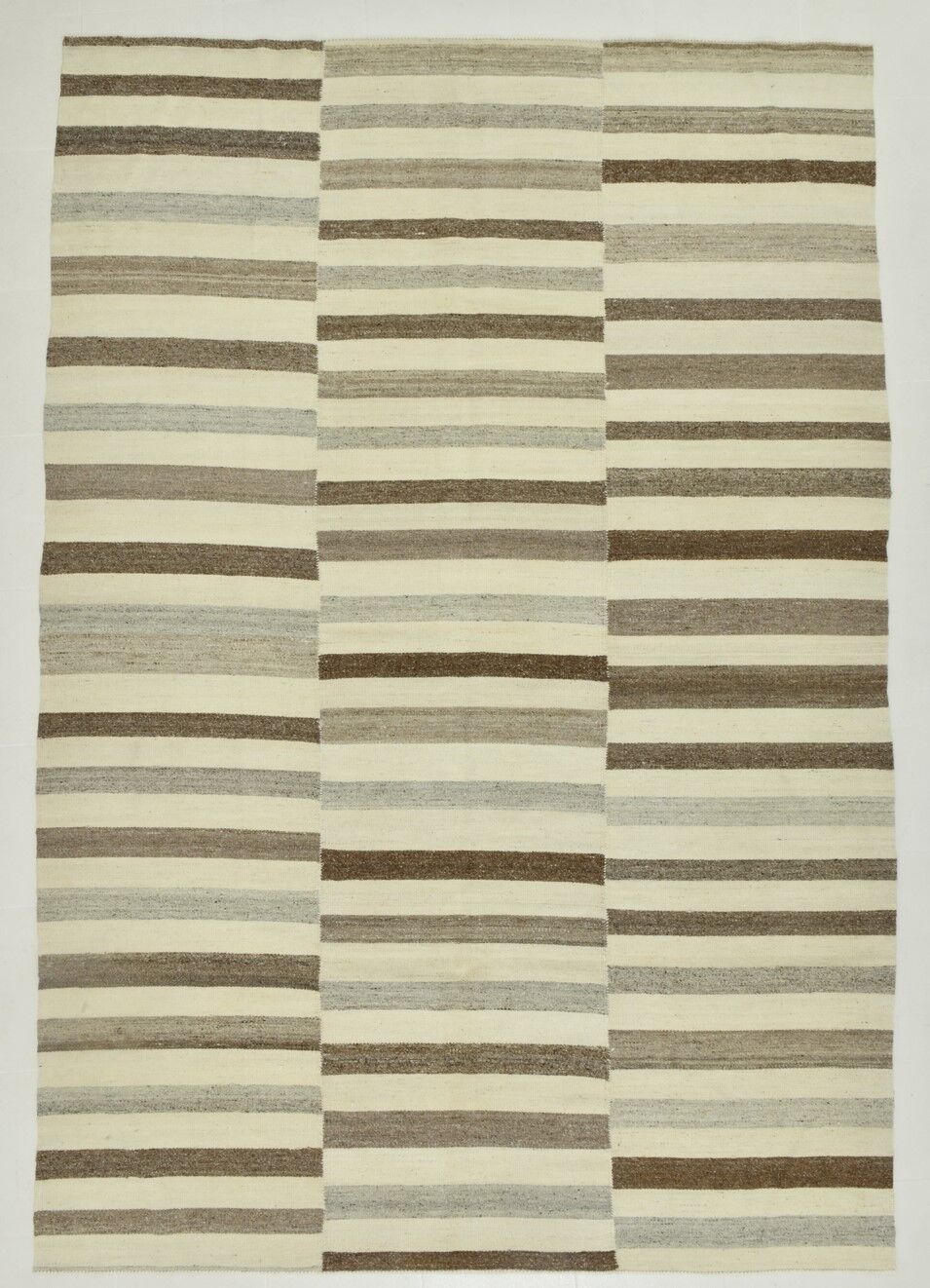 Handmade wool carpet 324x228cm