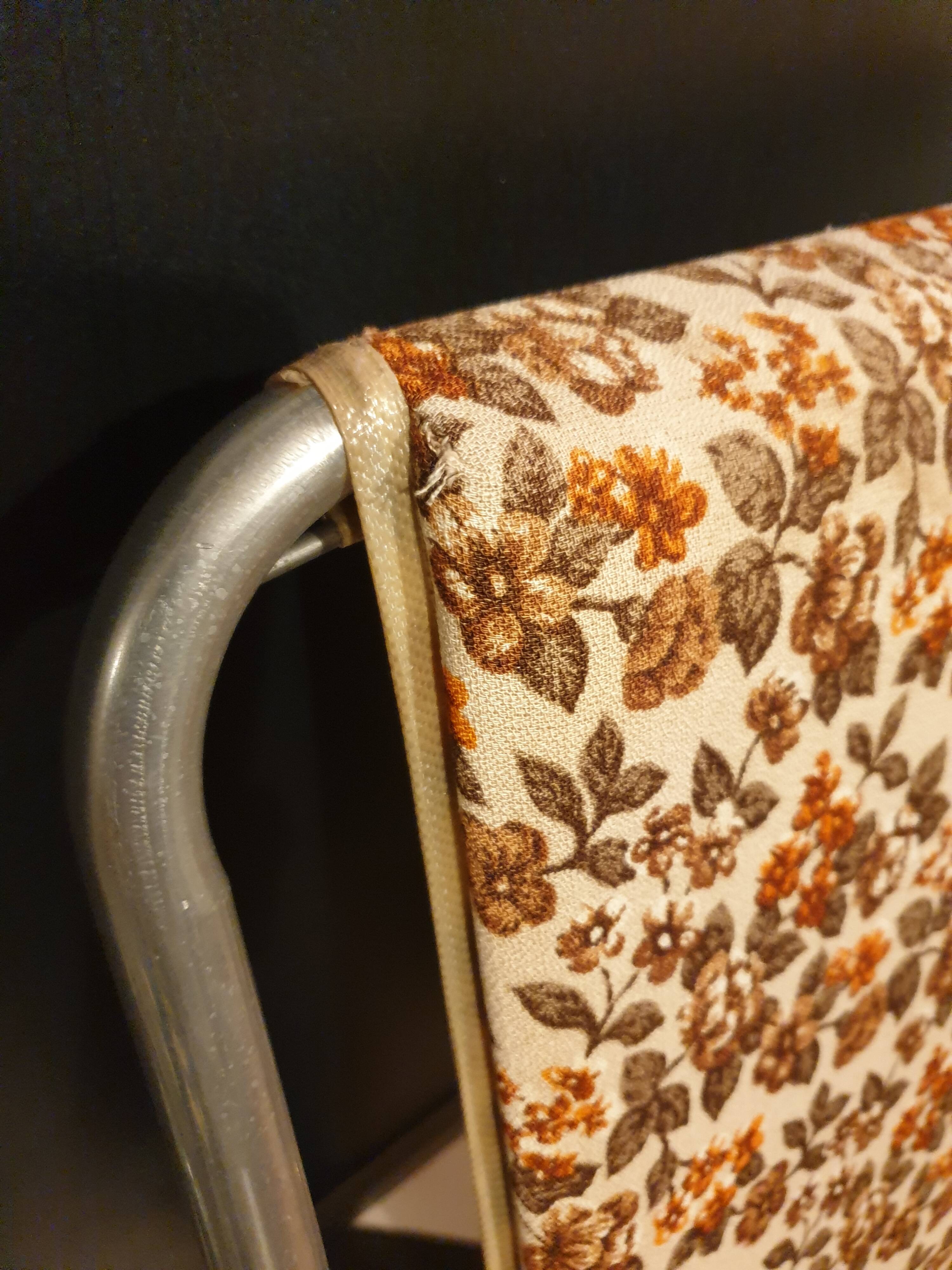 Folding garden chair