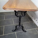 Bistro table in cast iron and oak top