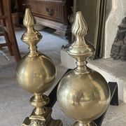 Paire de chenets en laiton