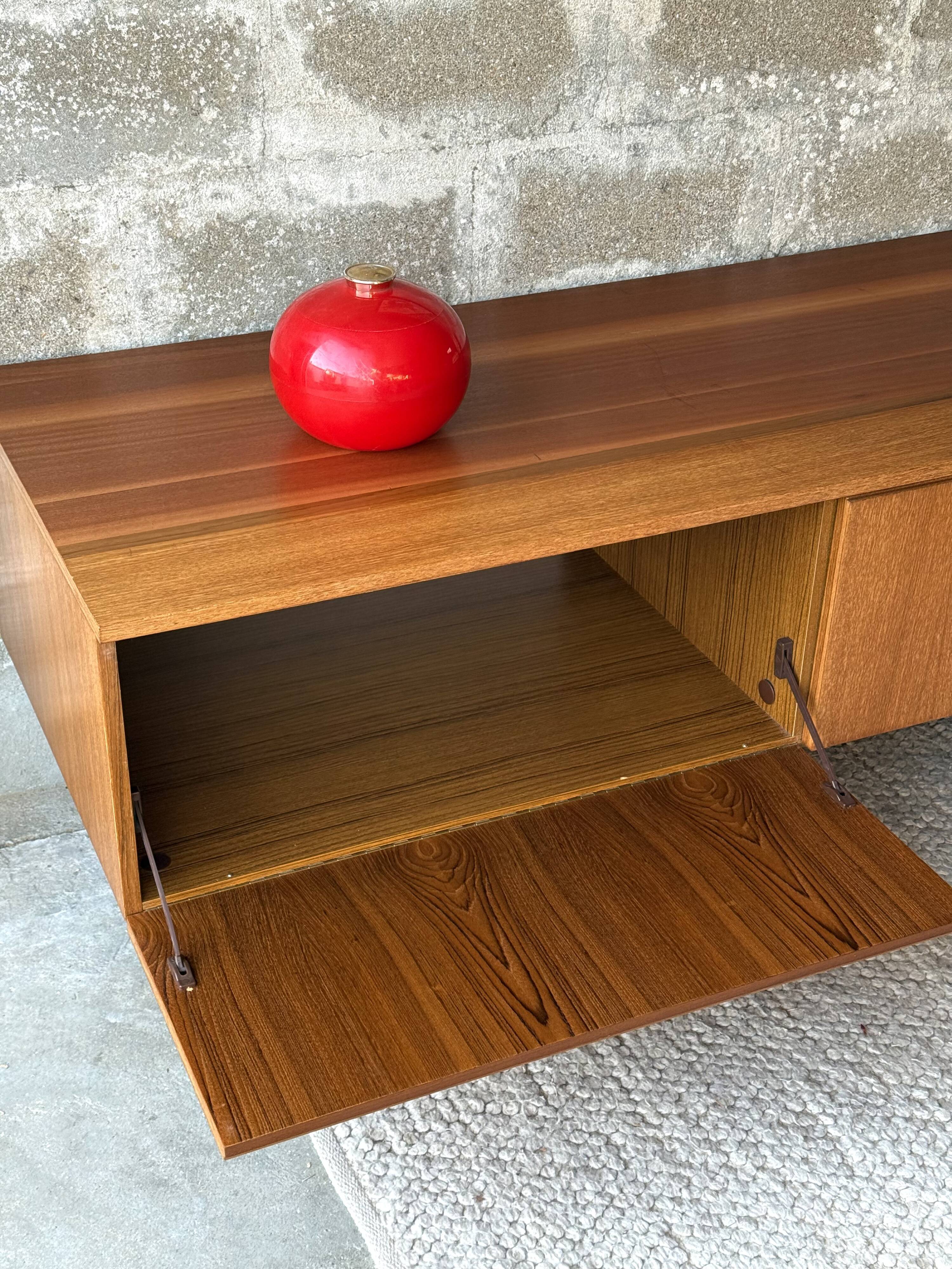 Scandinavian low sideboard in teak, 1970.