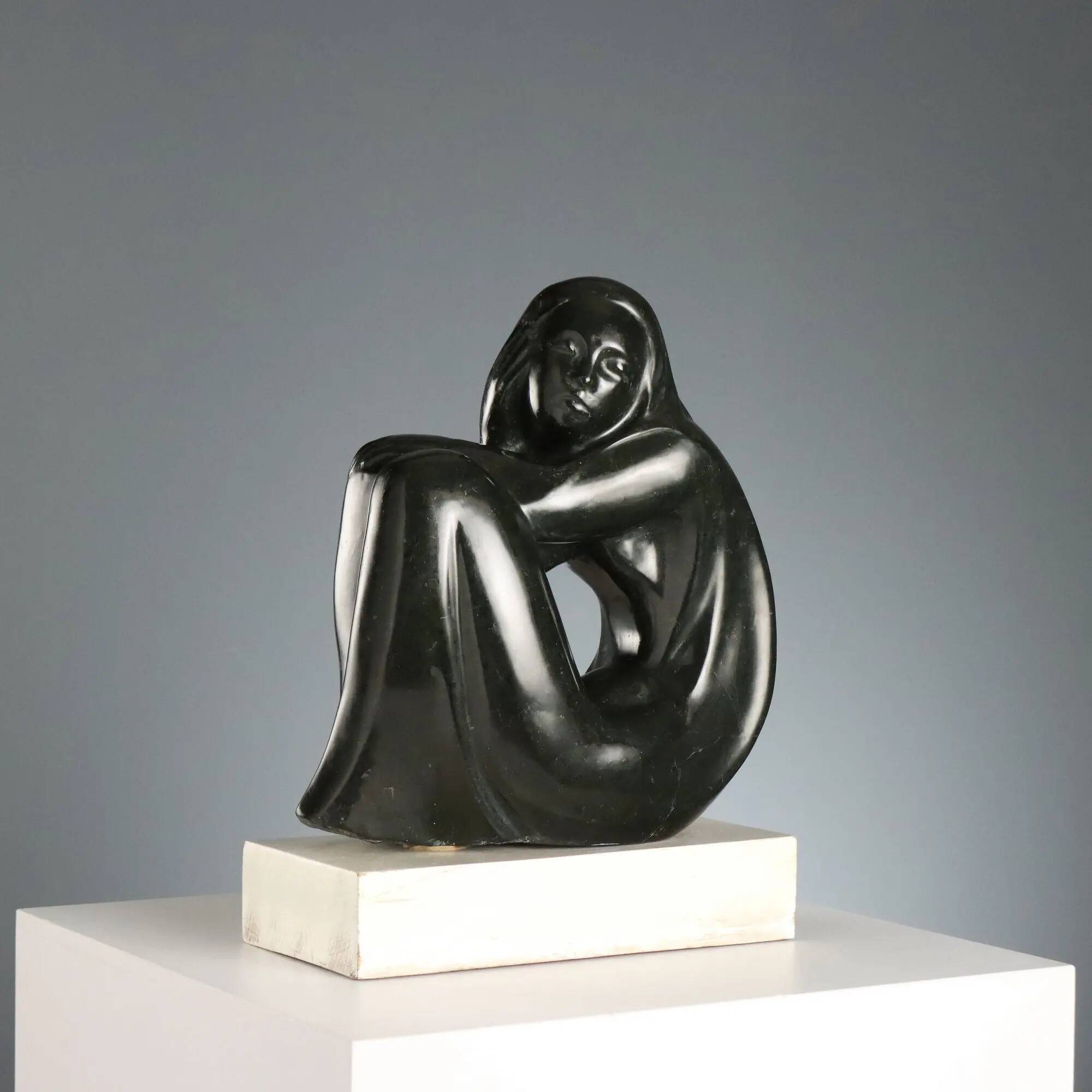 Modern female nude in marble by Vittorio Gagliano, Italy, 1970s.