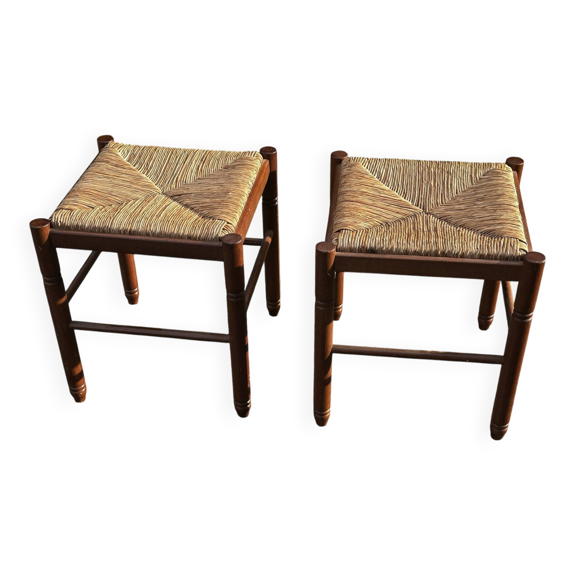 Paire de tabourets années 50 en bois et assise paillée