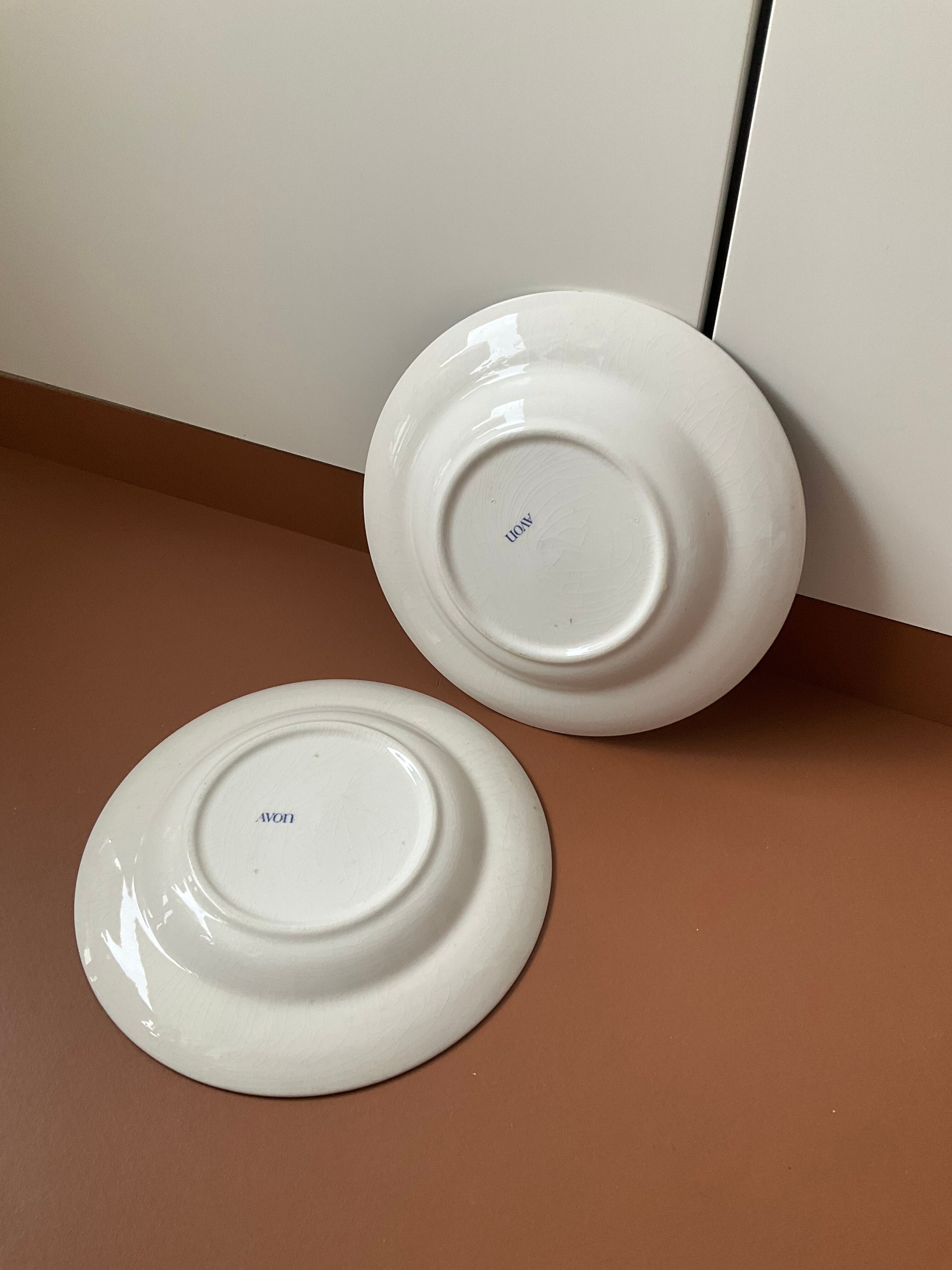 Set of 2 vintage hollow plates