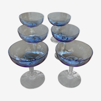 6 coupes à champagne en verre bleu et base transparente vintage