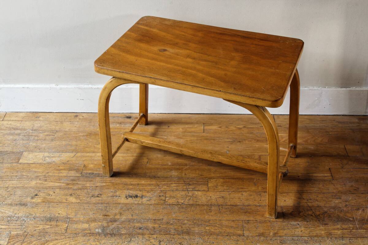 Petite table pour enfant en hêtre